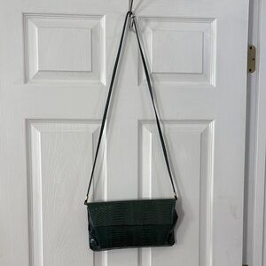 Elegant Green Crocodile-Embossed Shoulder Bag